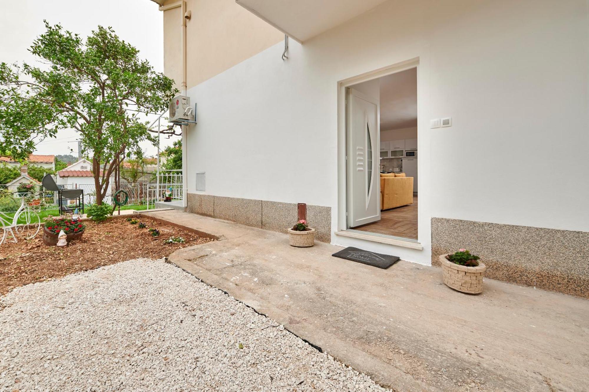 New 4* Apartman Zoa In Trogir Eksteriør billede